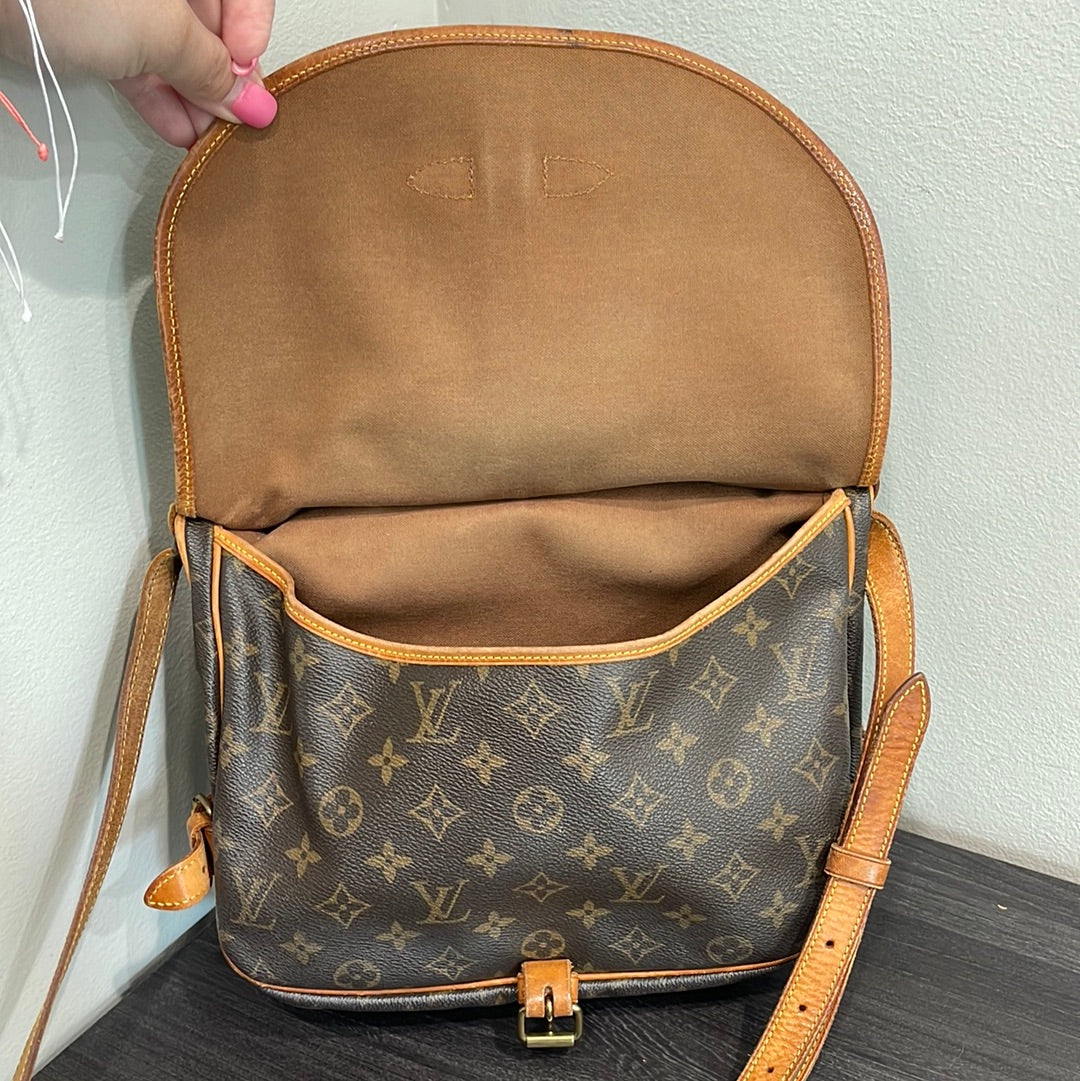 SOLD! Louis Vuitton Monogram Saumur 30