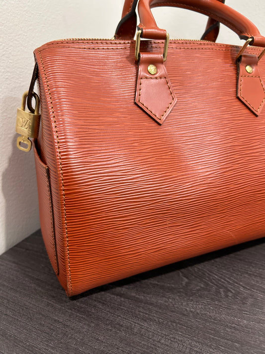 SOLD! Louis Vuitton Epi Speedy 25