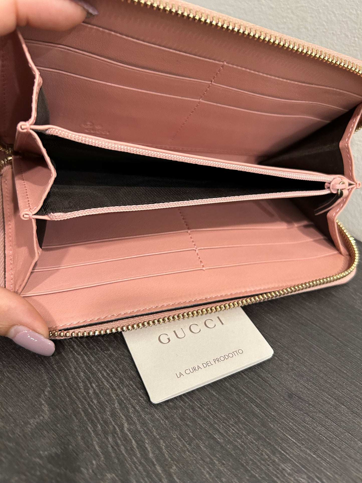 SOLD! Gucci Microguccissima Leather Zippy Wallet