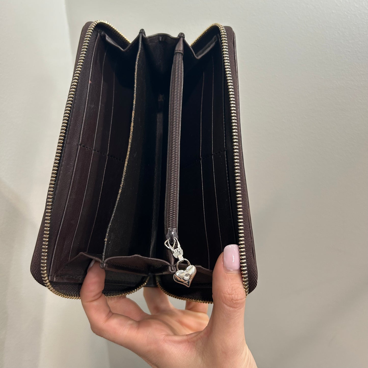 CLEARANCE #205 GUCCI Guccissima Zip Wallet