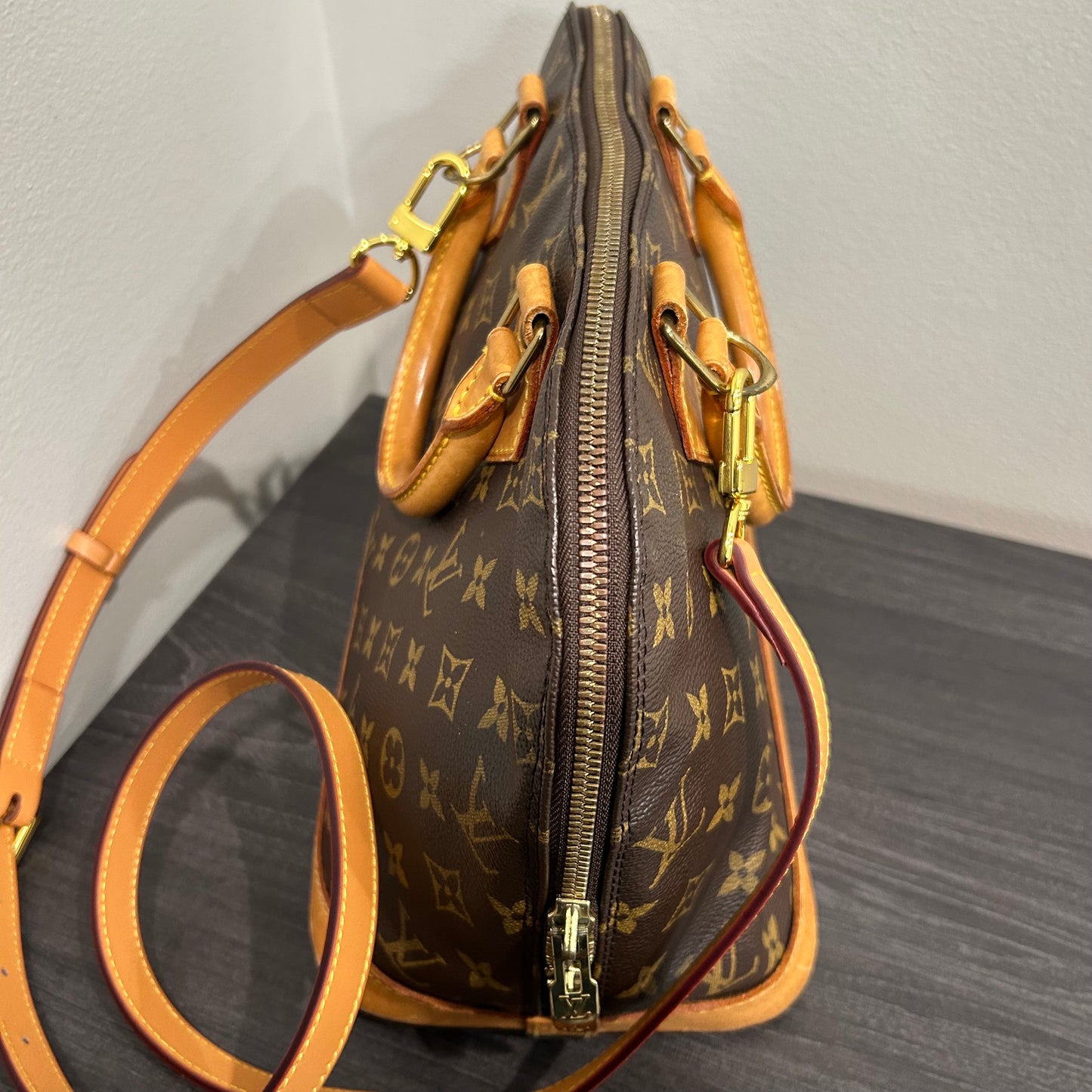 #506 LOUIS VUITTON Alma
