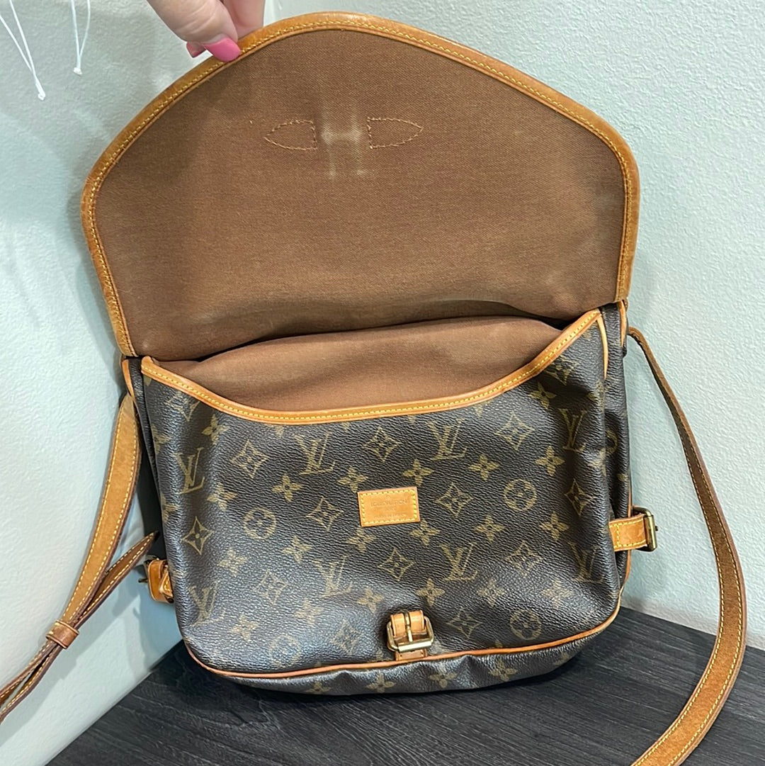 SOLD! Louis Vuitton Monogram Saumur 30