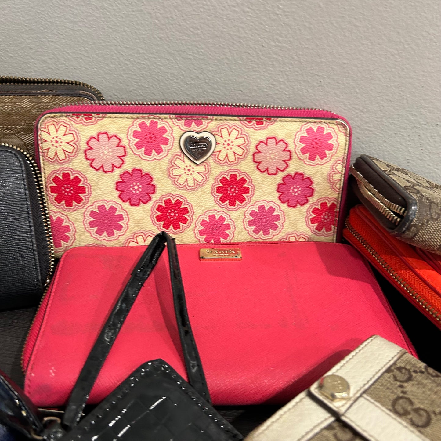 CLEARANCE Designer Wallets Set of 15 ( for resellers/refurbishers)