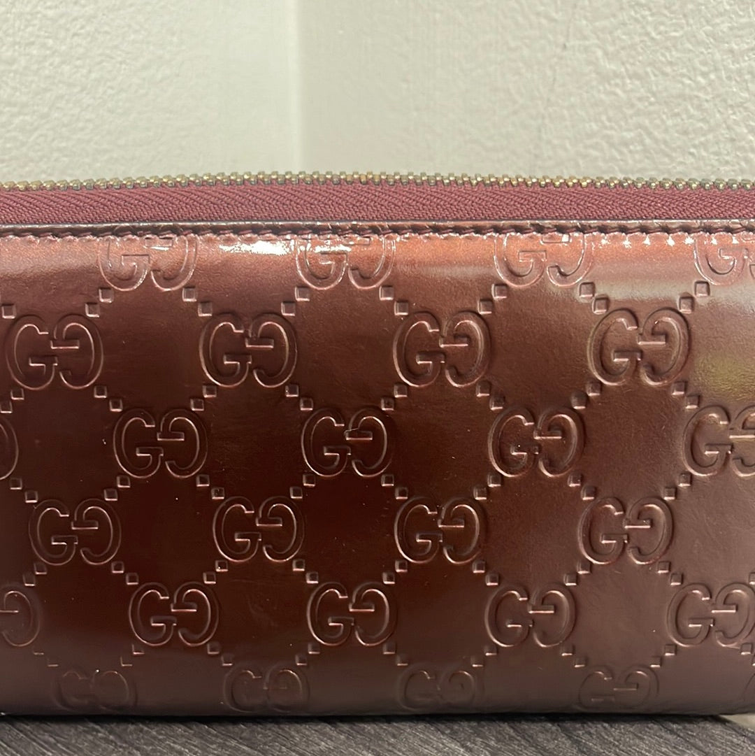 SOLD! Gucci GG Wallet