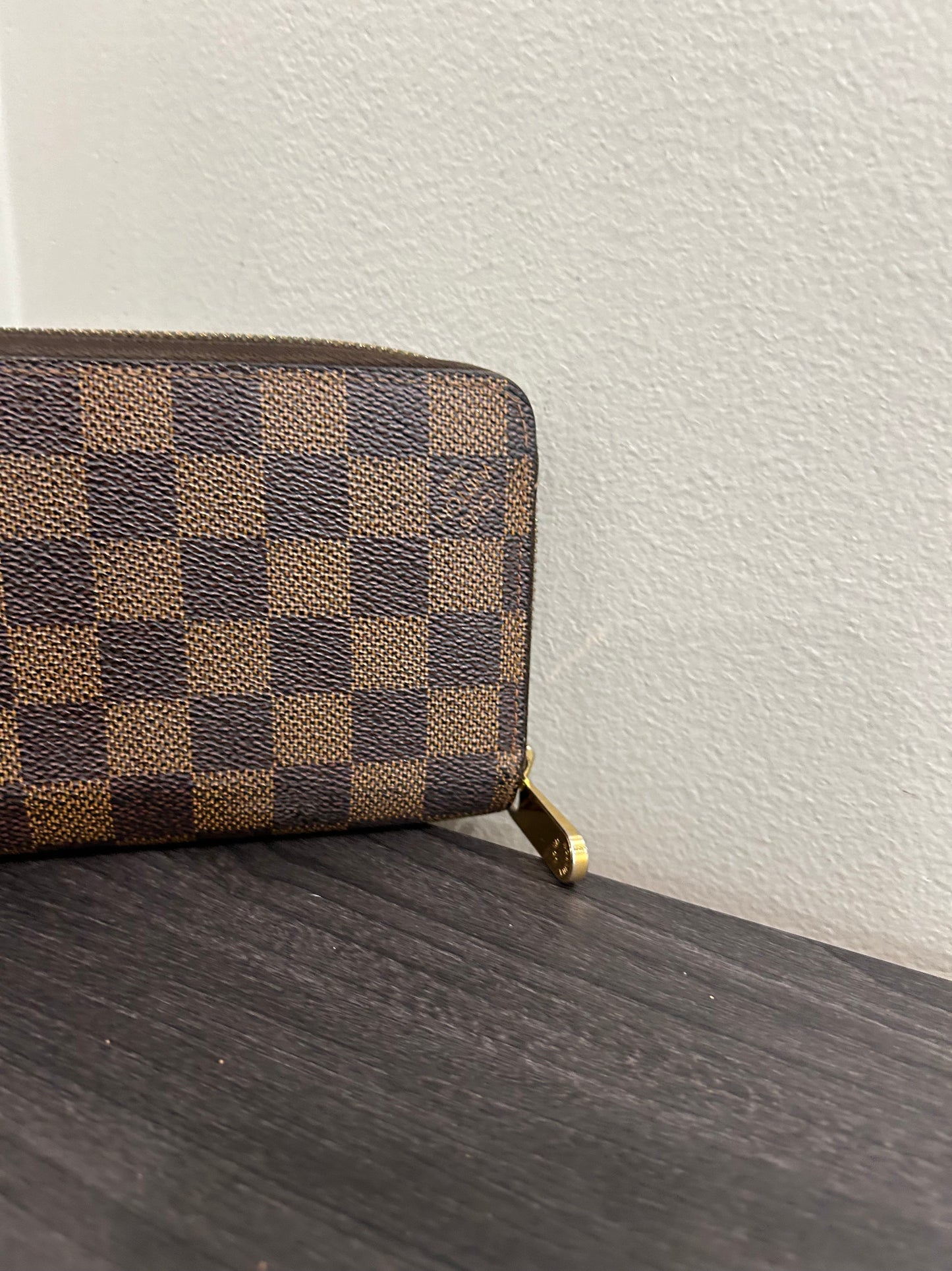 SOLD! Louis Vuitton Damier Zippy Wallet