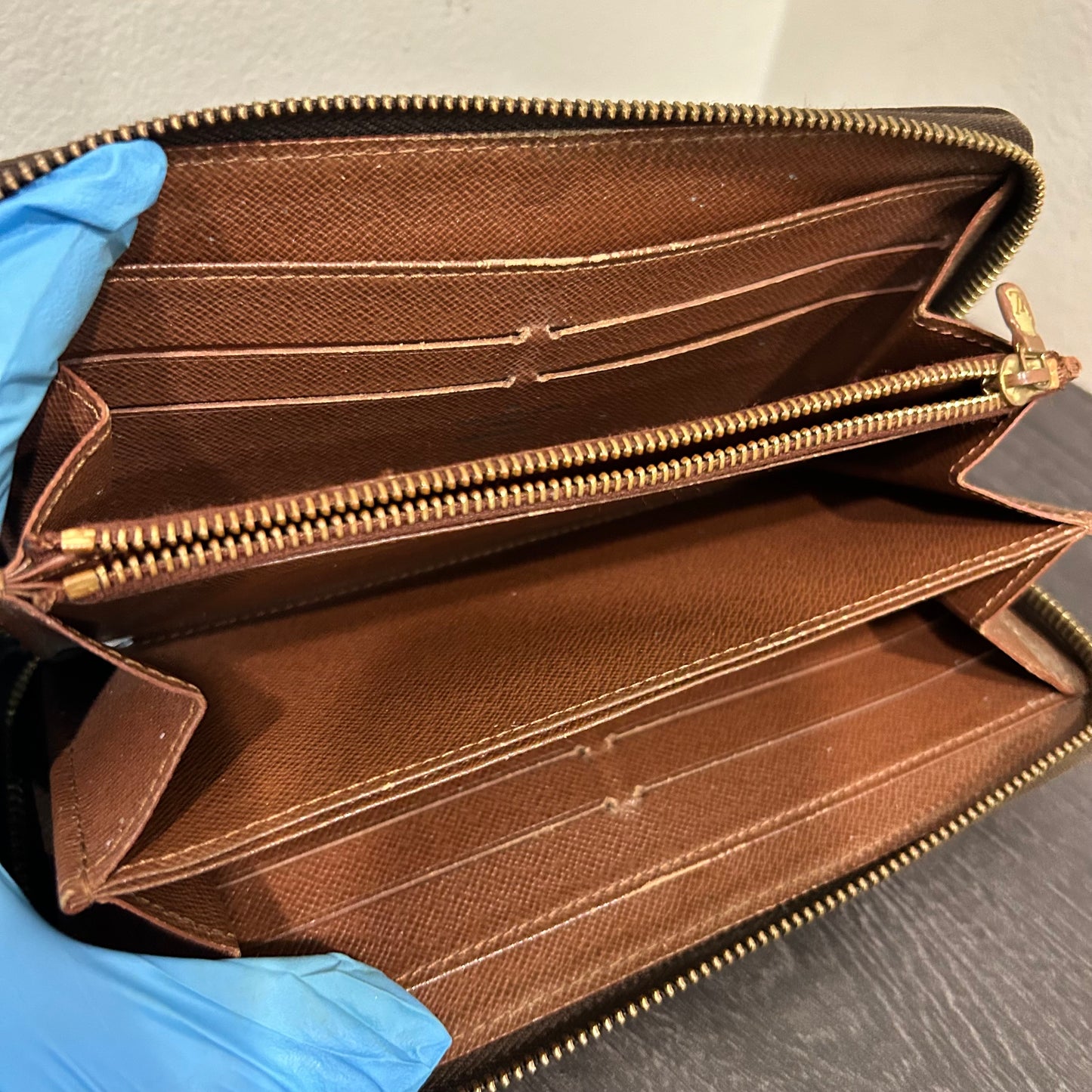 Louis Vuitton Zippy Wallet