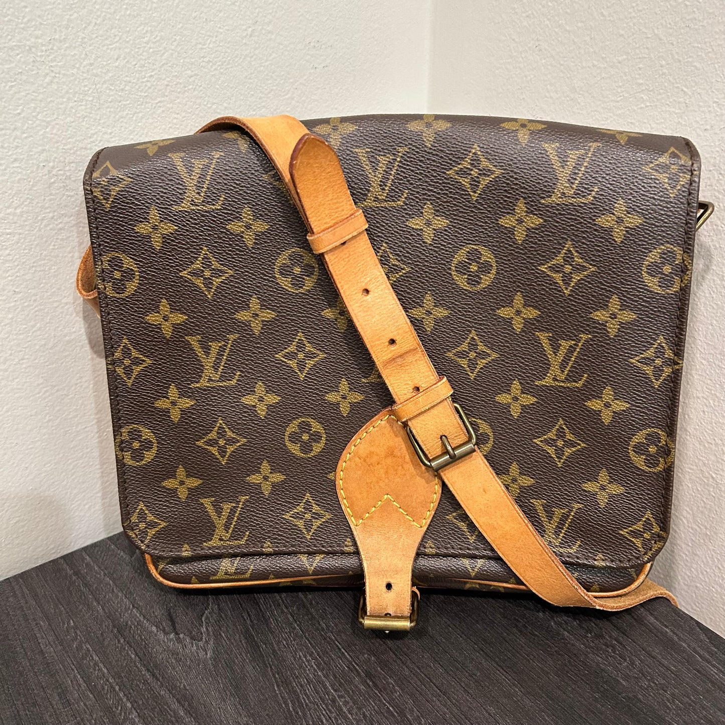 #511 LOUIS VUITTON Cartouchiere GM