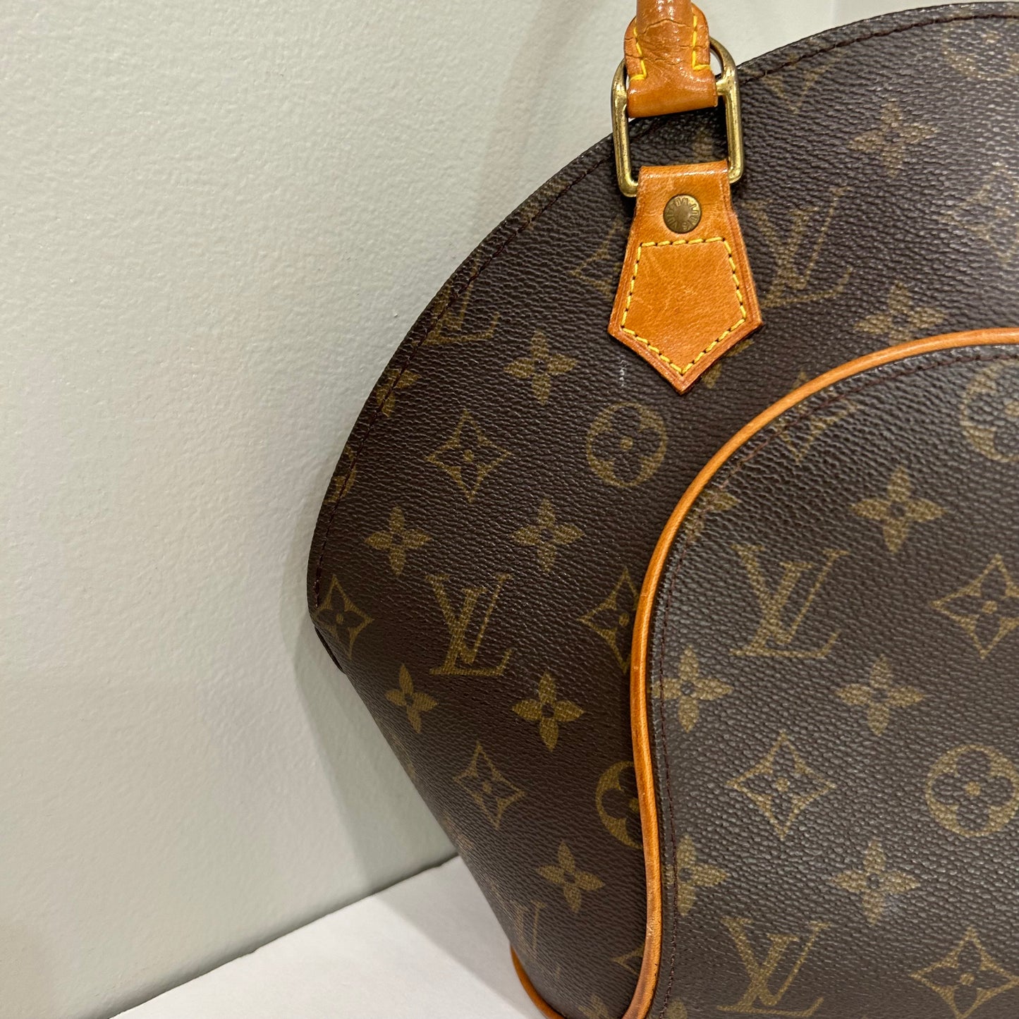 SOLD! Louis Vuitton Ellipse MM