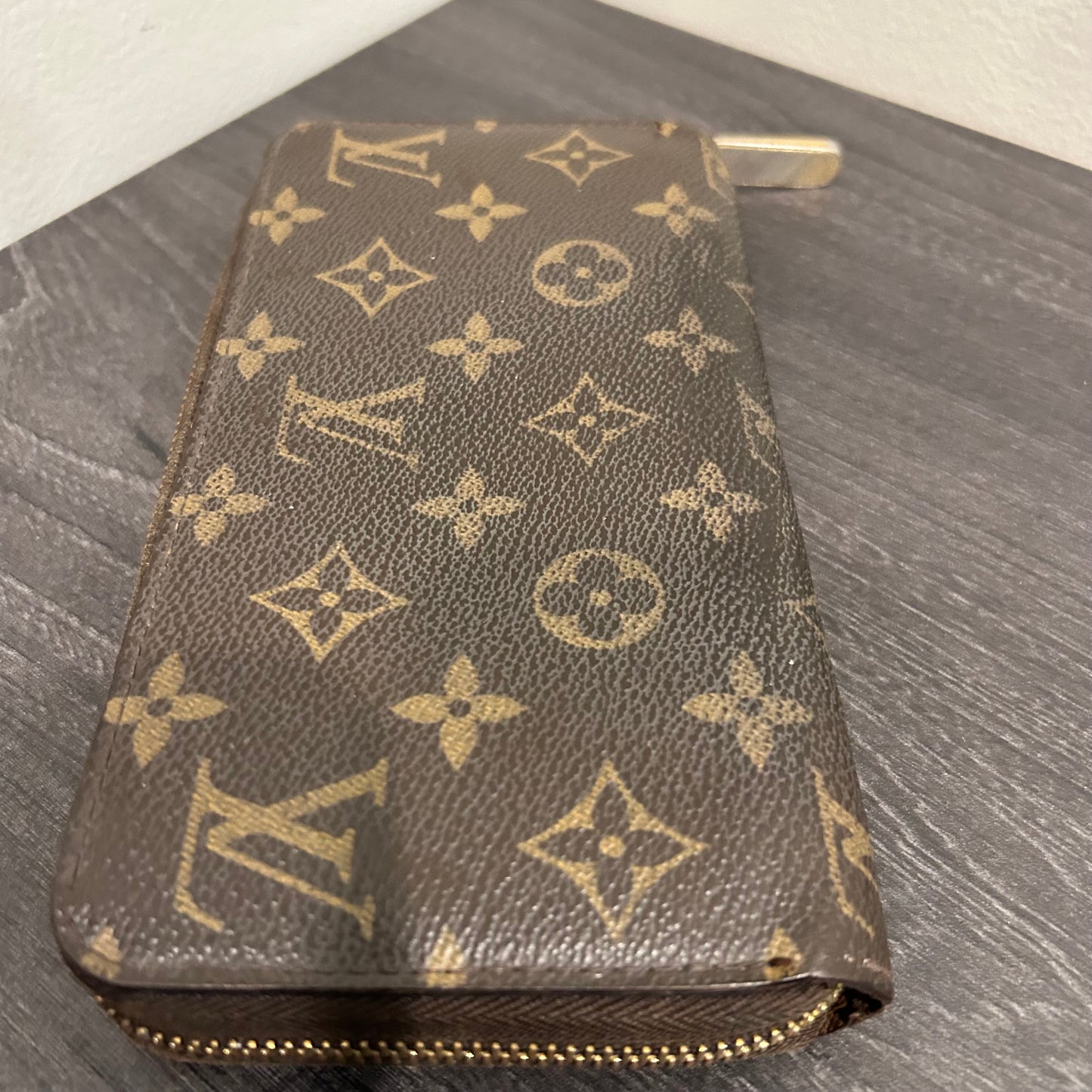 Louis Vuitton Zippy Wallet