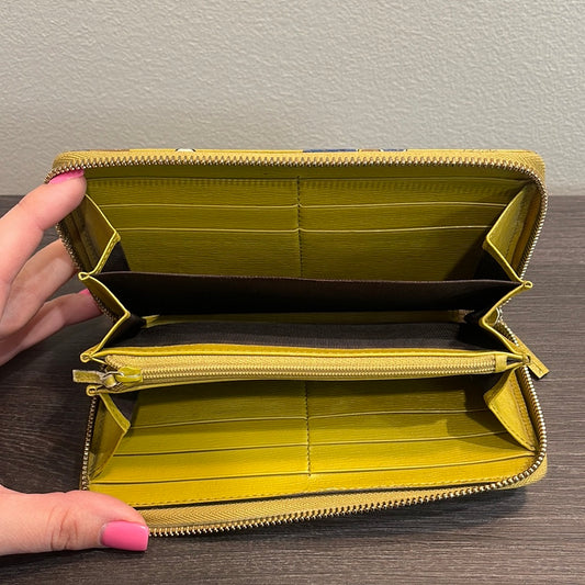 SOLD! Gucci Leather Wallet