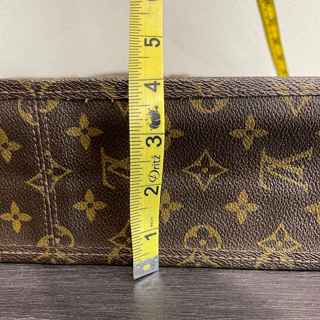SOLD! Louis Vuitton Monogram Sac Plat