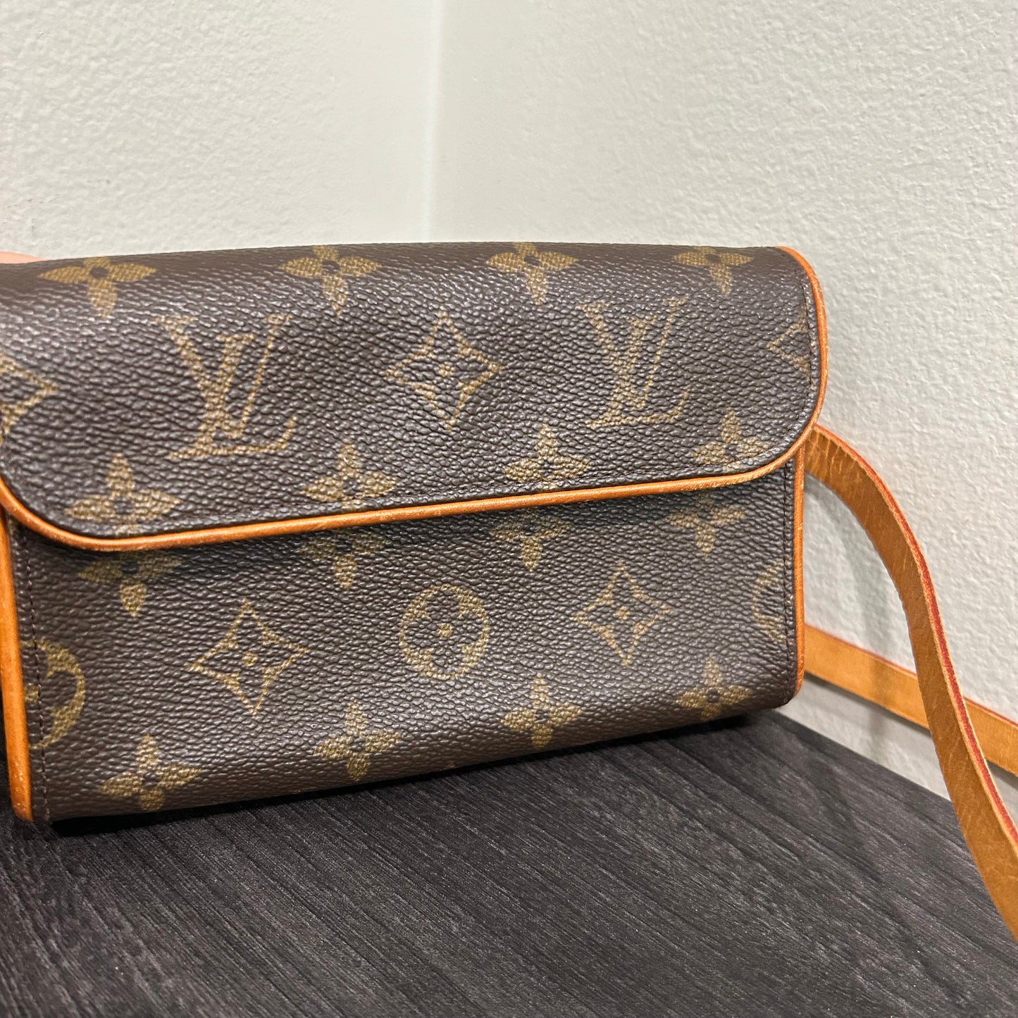 CLEARANCE Louis Vuitton Florentine Bum Bag