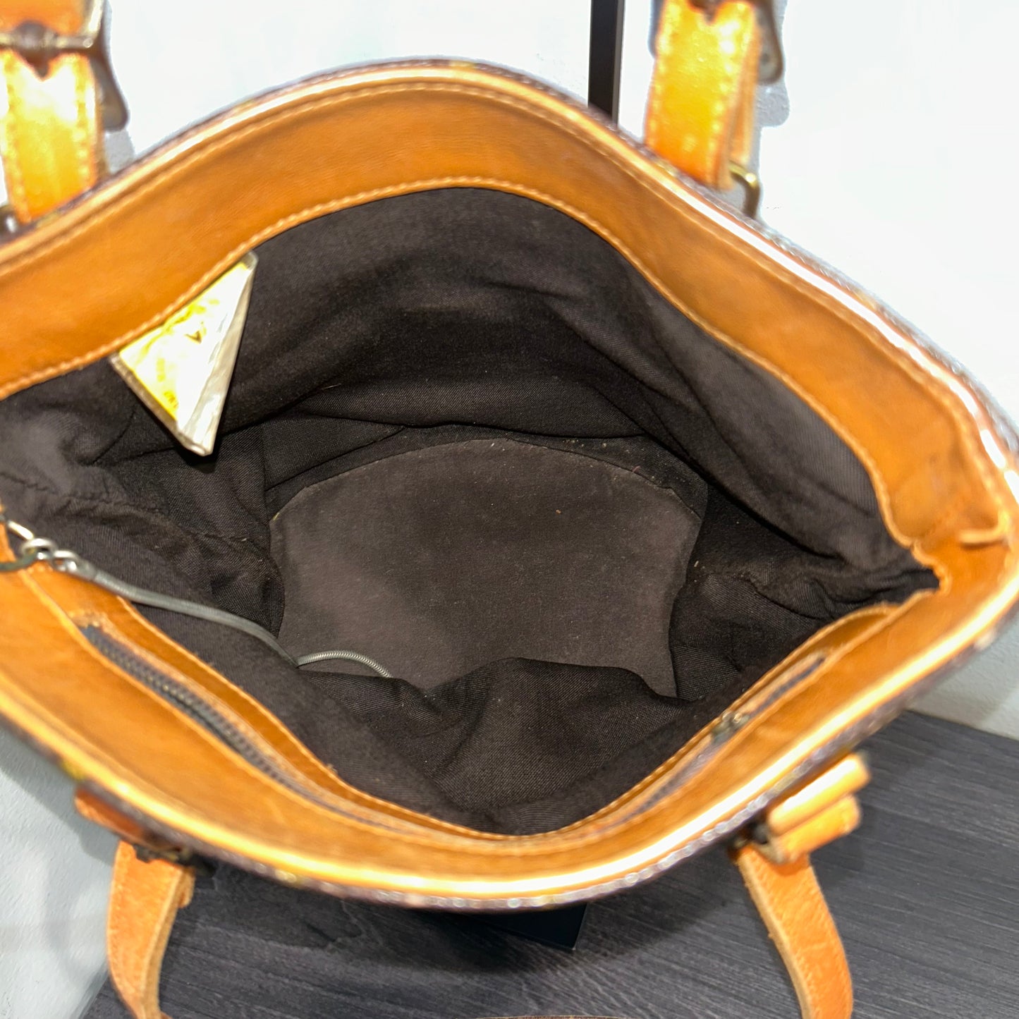 1034 LOUIS VUITTON Vintage Bucket Bag