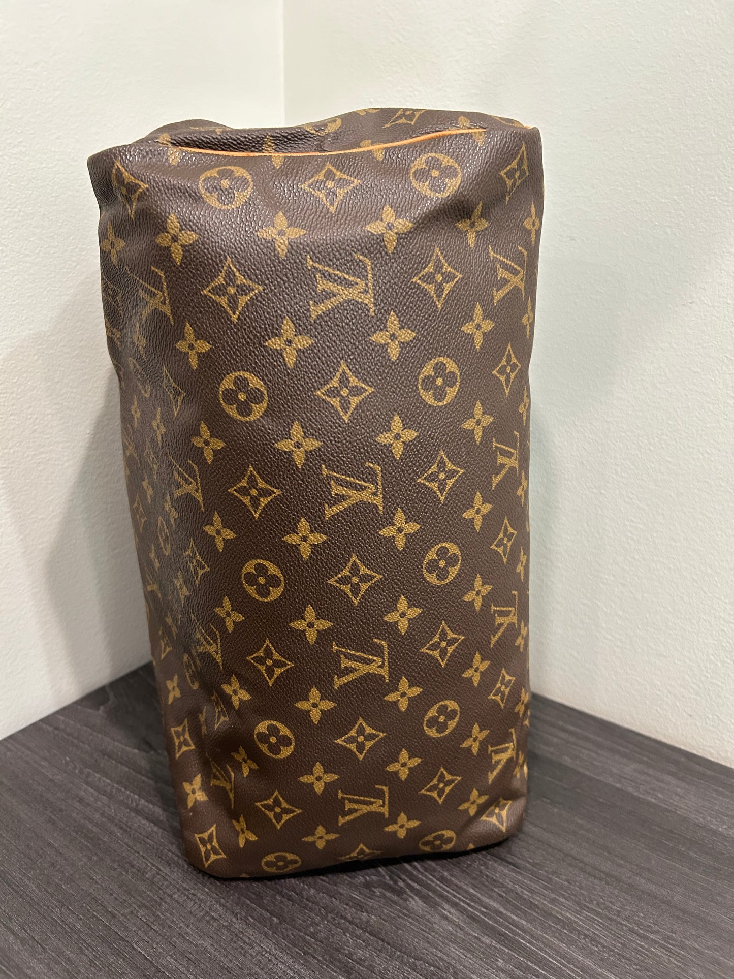 SOLD! Louis Vuitton Monogram Speedy 35