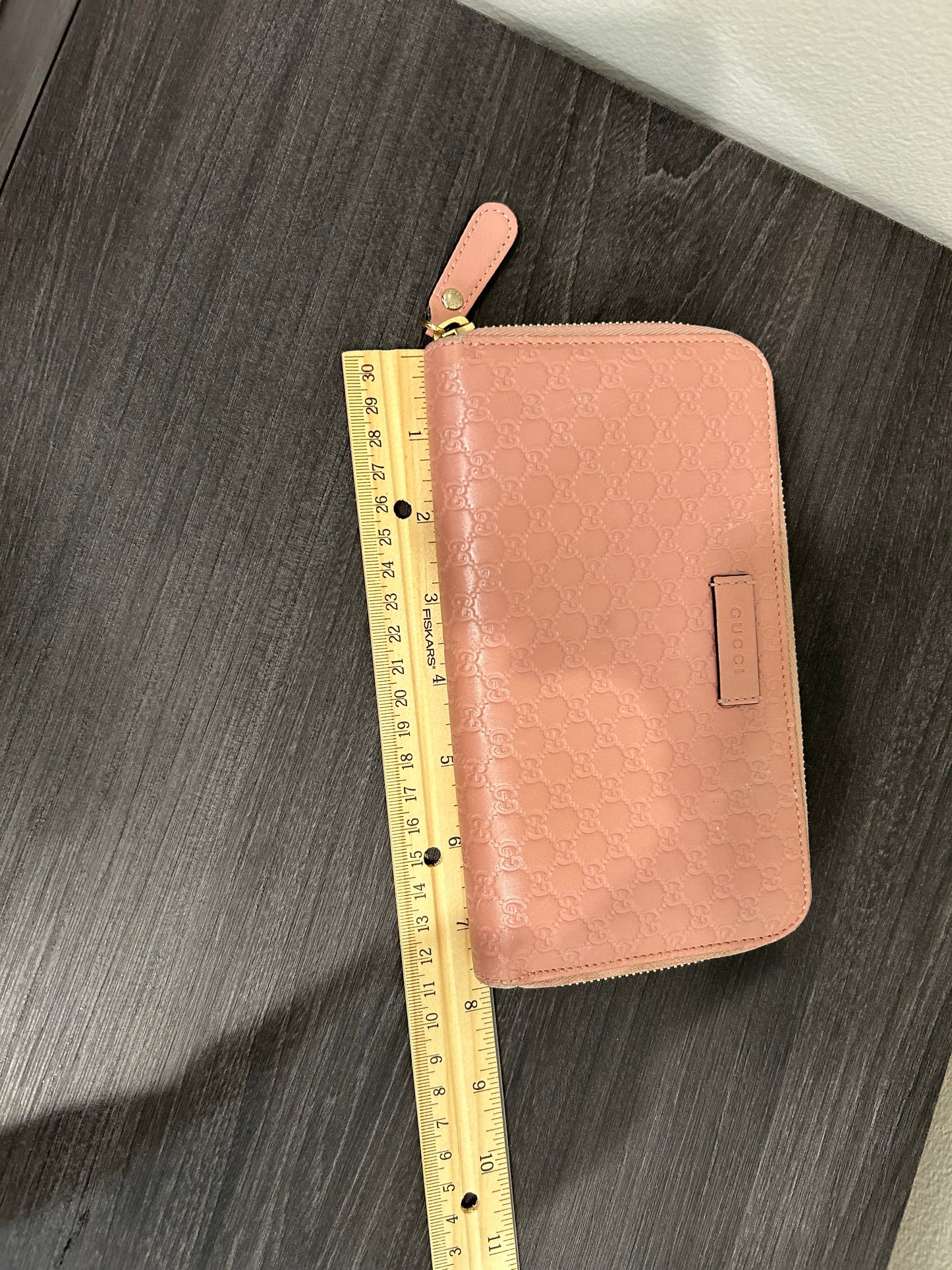 SOLD! Gucci Microguccissima Leather Zippy Wallet