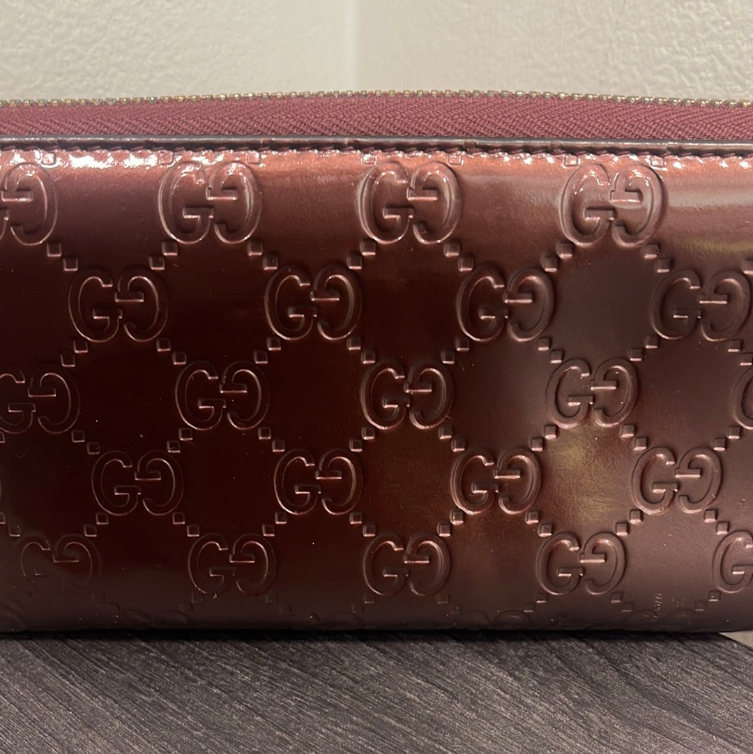 SOLD! Gucci GG Wallet