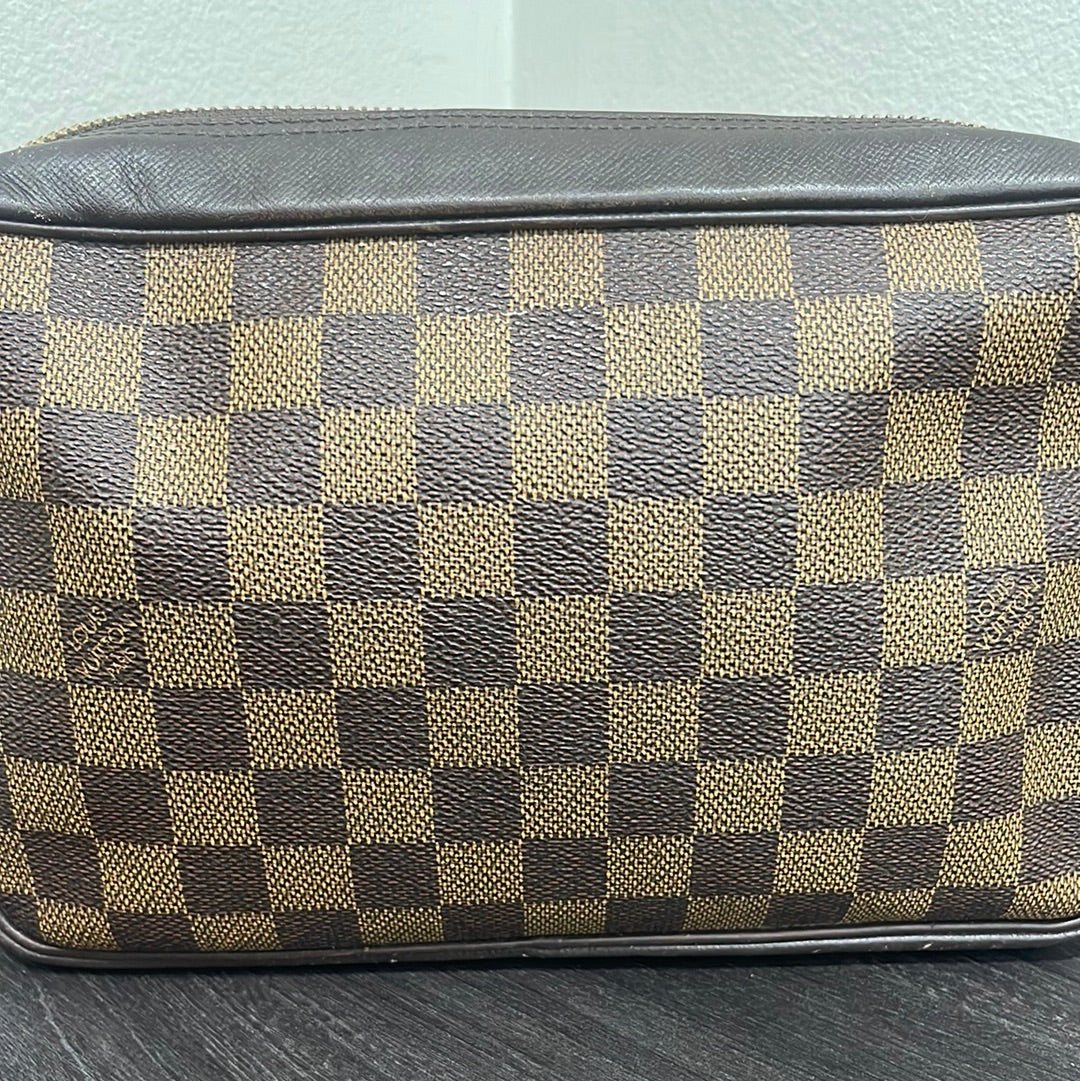 SOLD! Louis Vuitton Damier Pouch