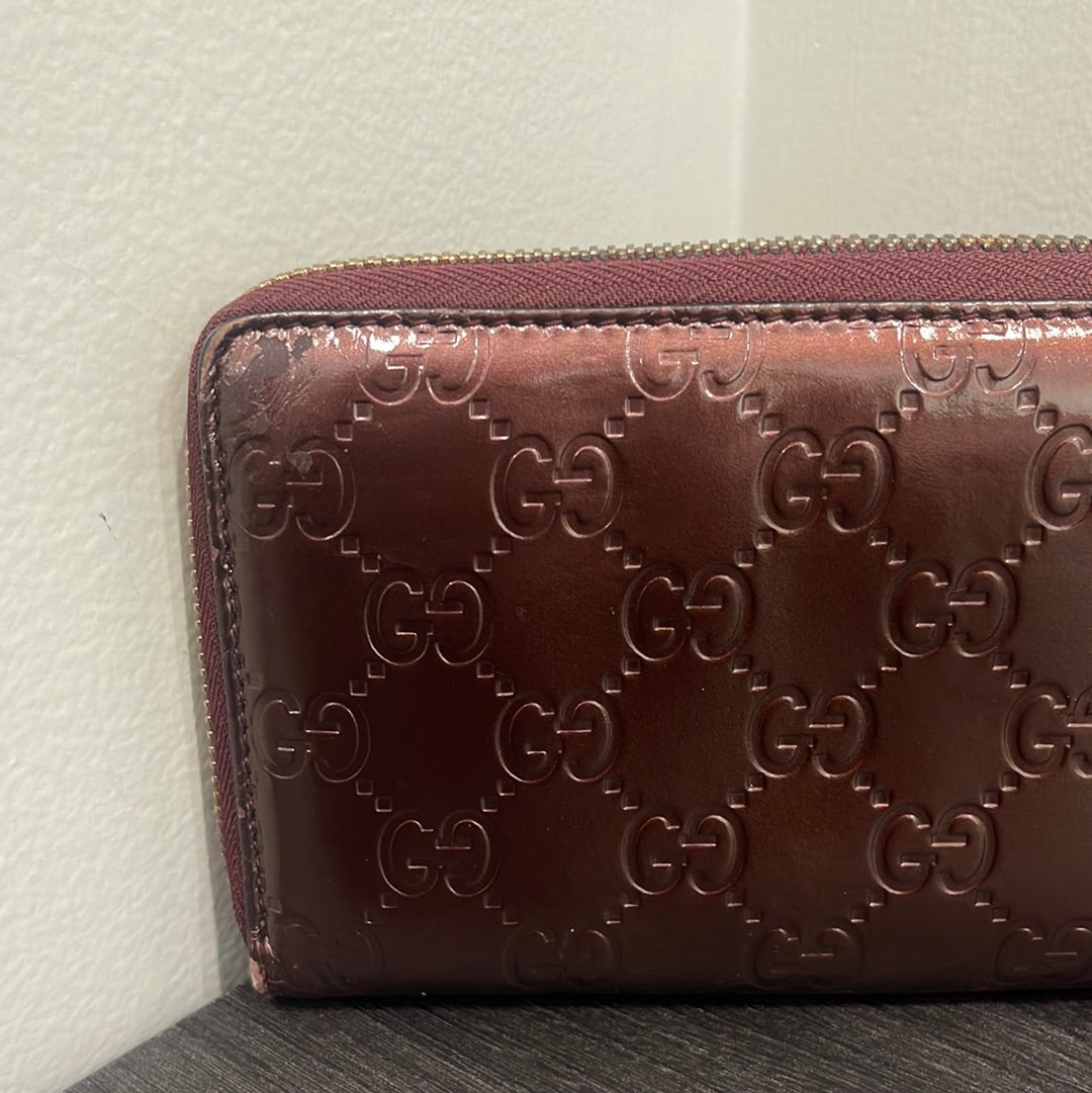SOLD! Gucci GG Wallet