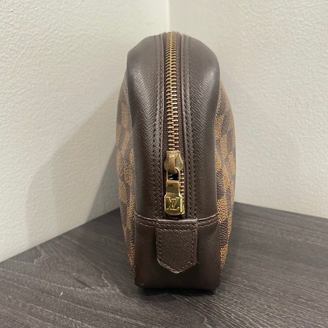 SOLD! Louis Vuitton Damier Pouch
