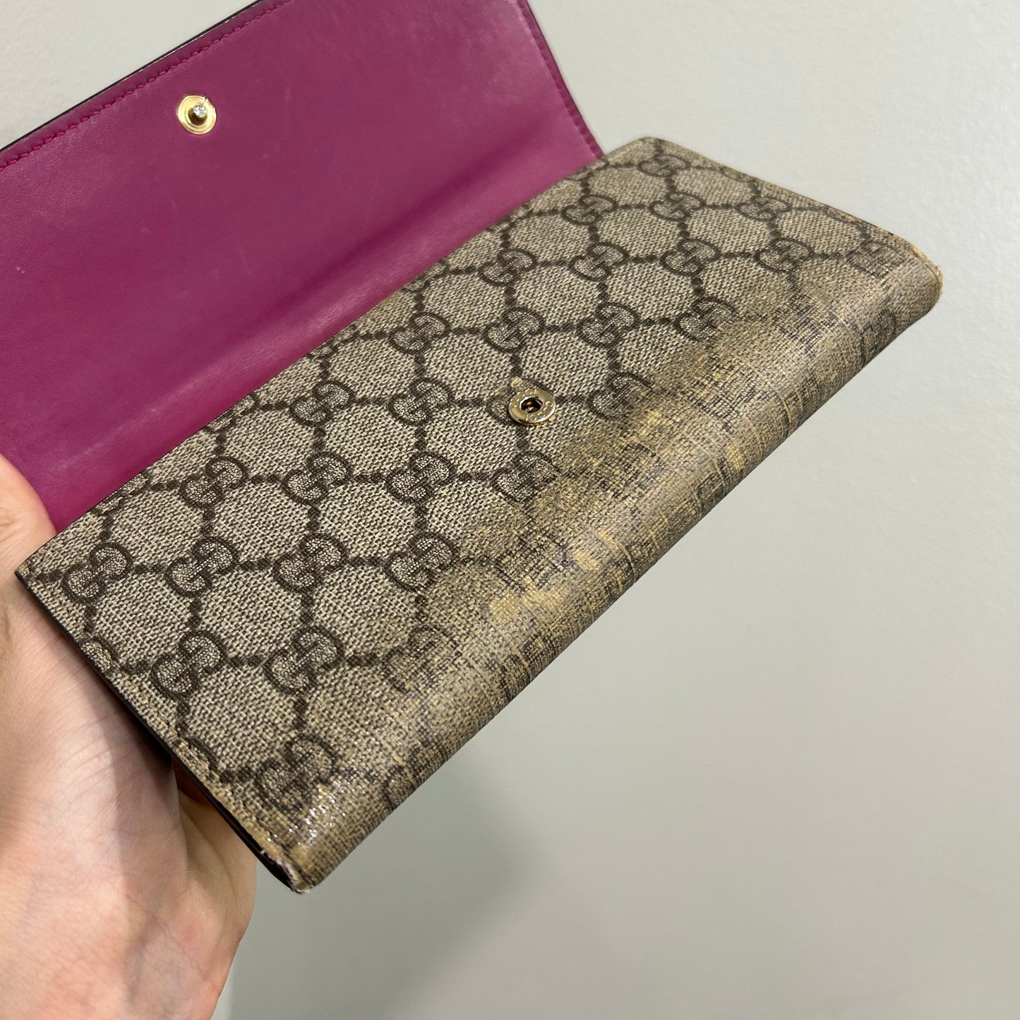 SOLD! Gucci Wallet