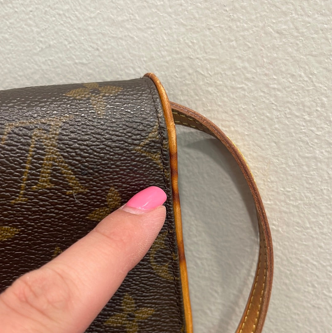 SOLD! Louis Vuitton Pochette