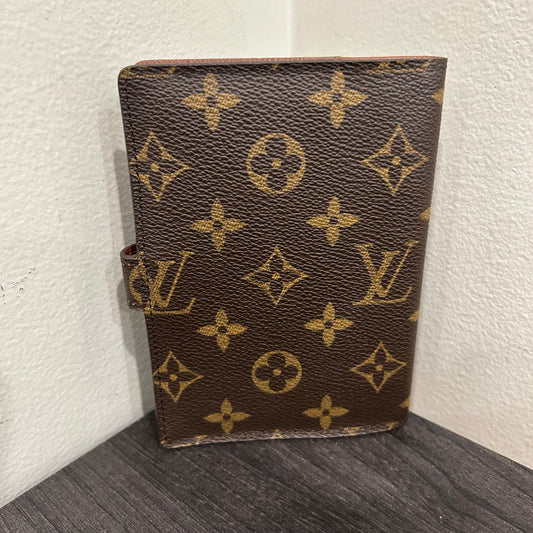 1002 LOUIS VUITTON Agenda PM MSRP $505 (TOP PICK!)