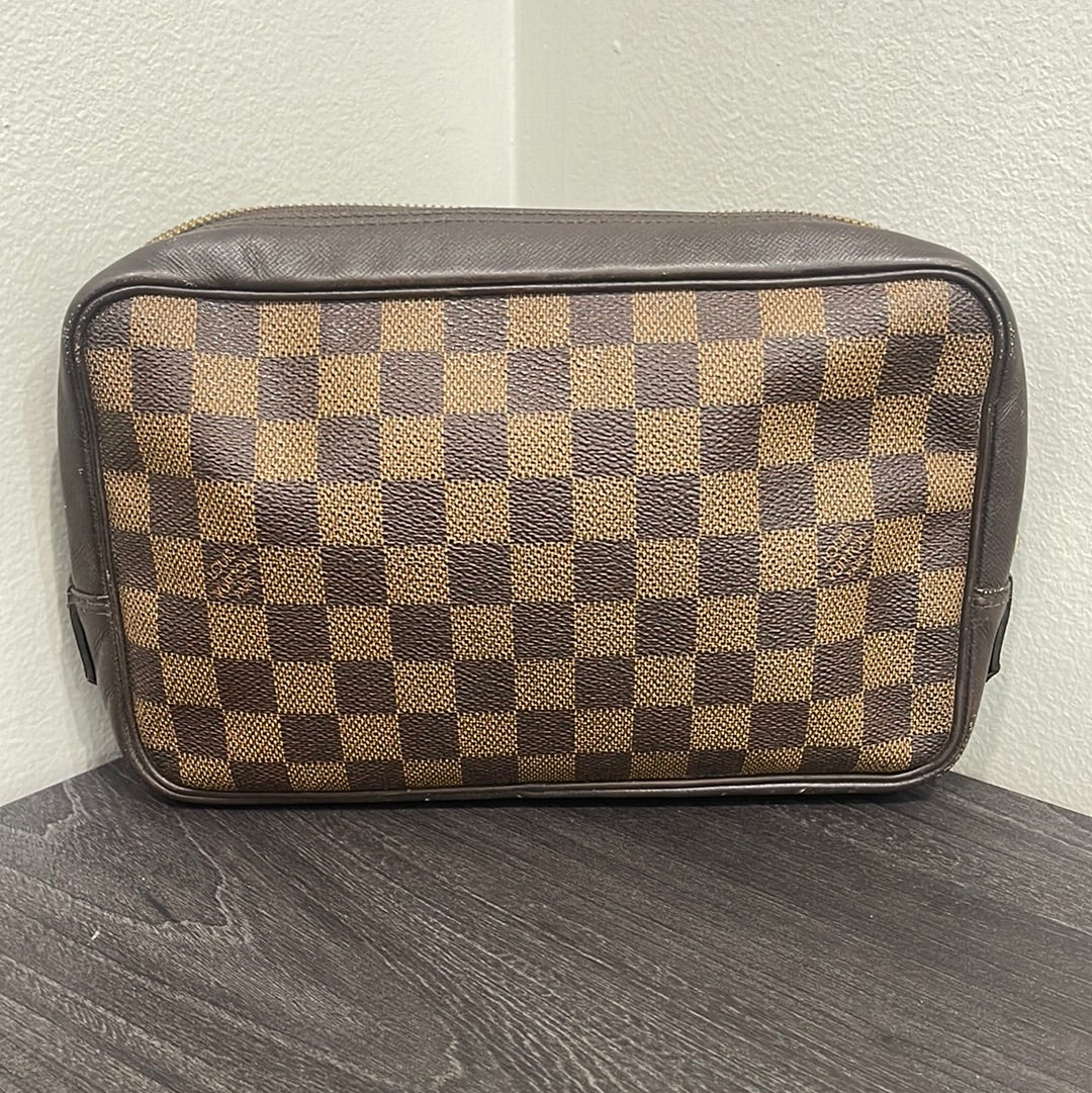 SOLD! Louis Vuitton Damier Pouch