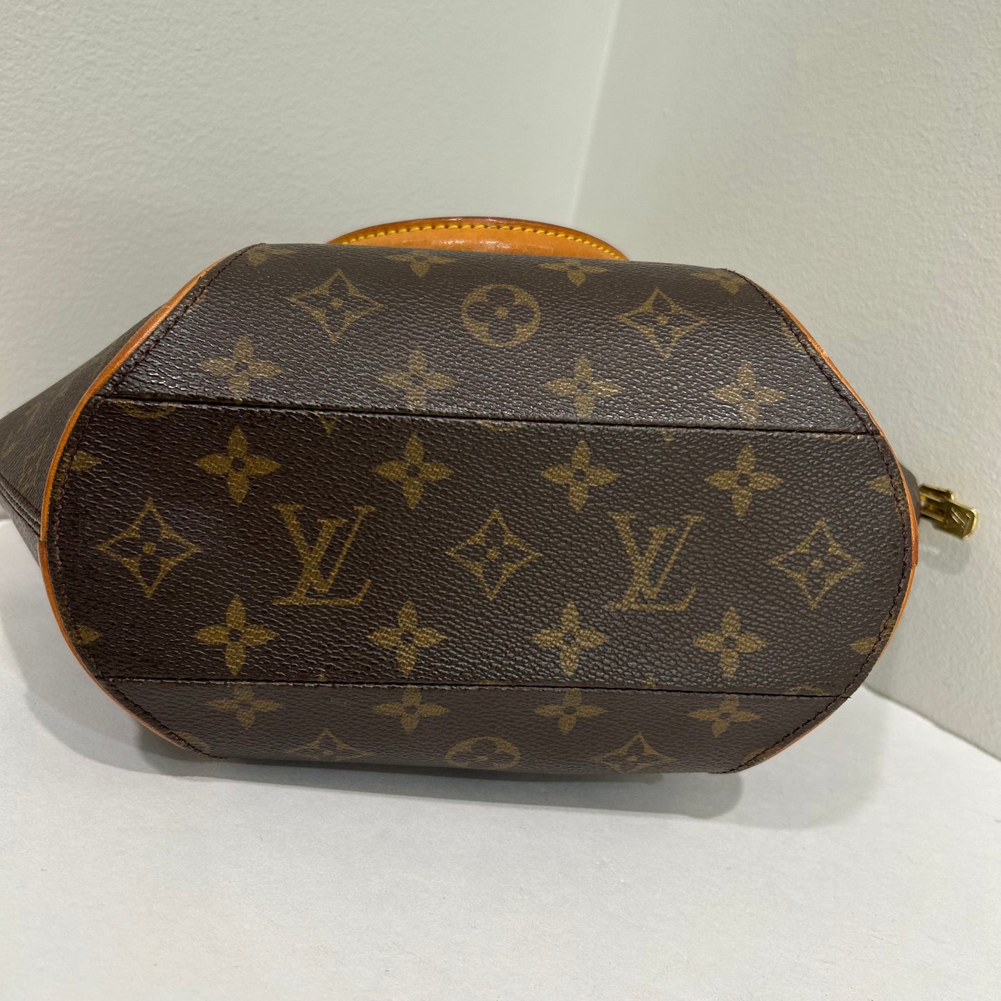 SOLD! Louis Vuitton Ellipse MM