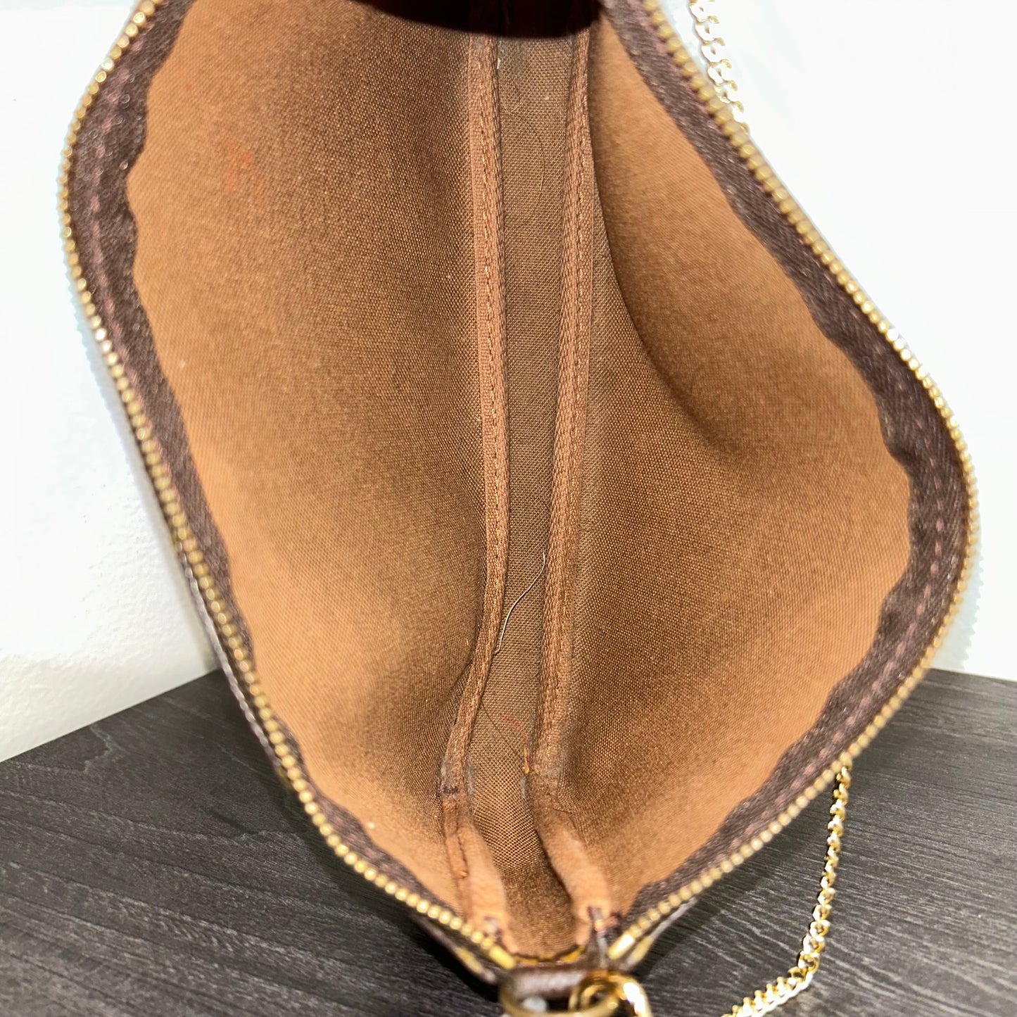 CLEARANCE #1009 LOUIS VUITTON Monogram Pochette