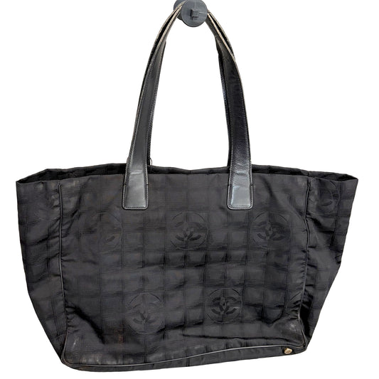 1215-01 CHANEL Black Ligne Tote