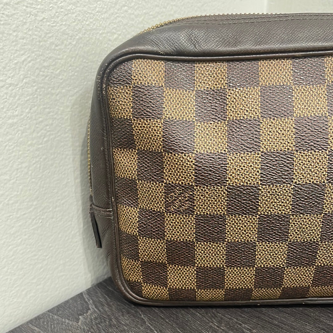 SOLD! Louis Vuitton Damier Pouch