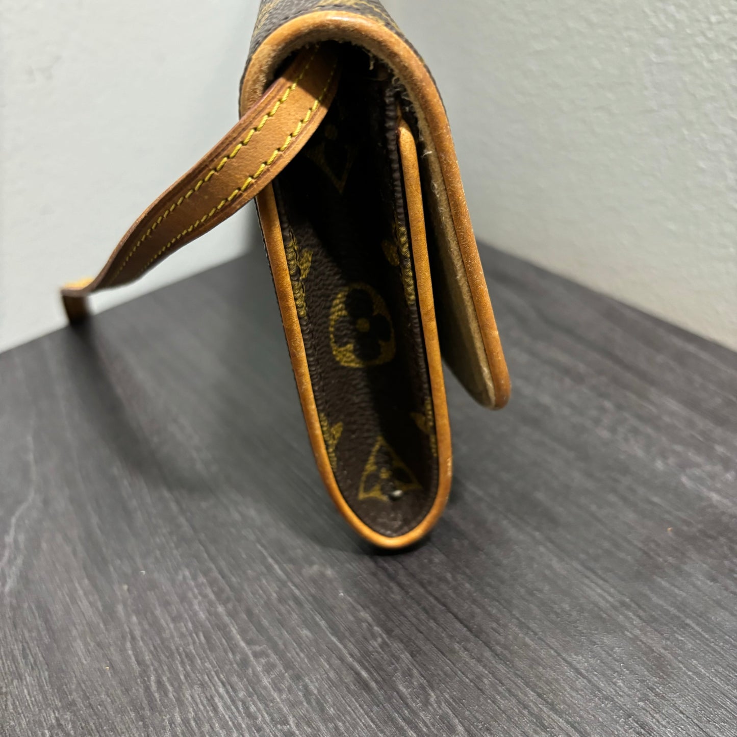 #225 LOUIS VUITTON Twin GM Pochette