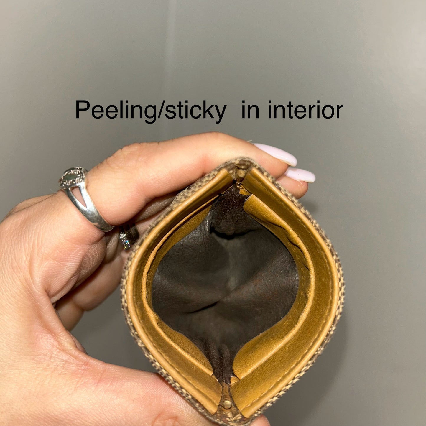SOLD! Gucci Coin Pouch