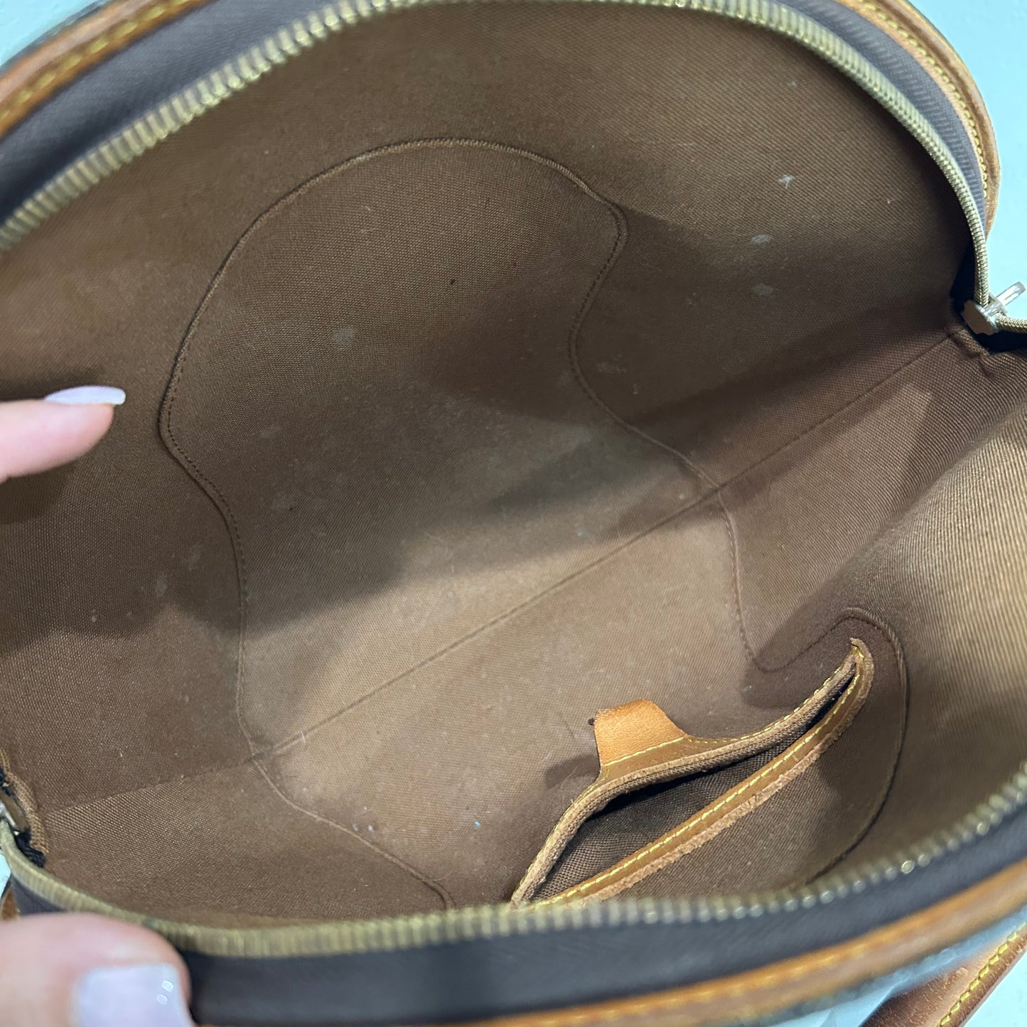 SOLD! Louis Vuitton Ellipse MM