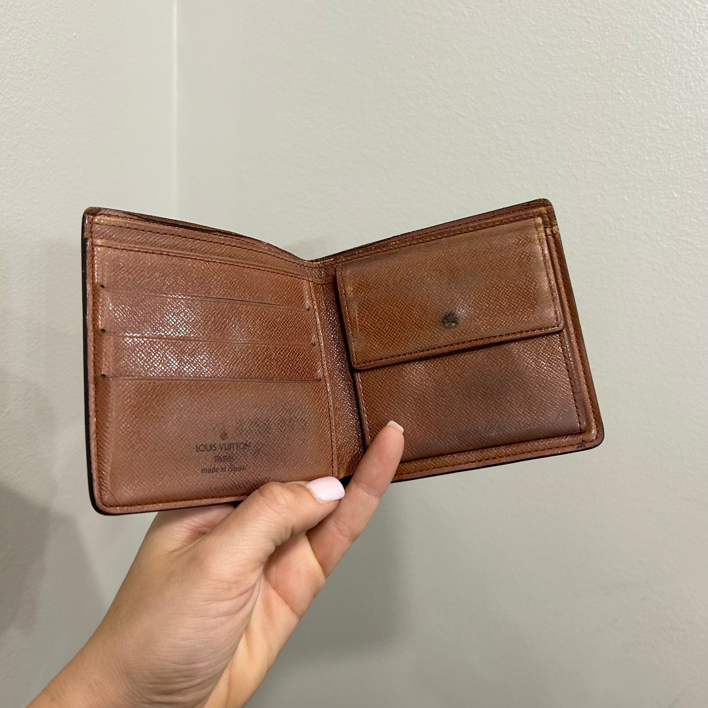 SOLD! Louis Vuitton Men’s Wallet