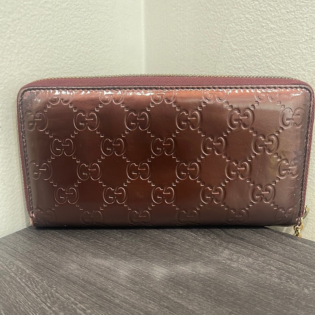 SOLD! Gucci GG Wallet