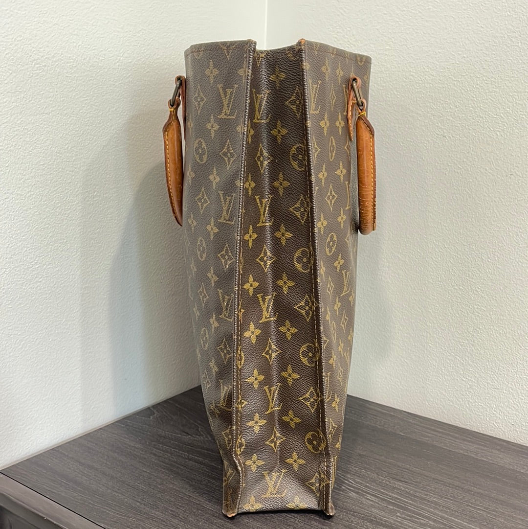 SOLD! Louis Vuitton Monogram Sac Plat