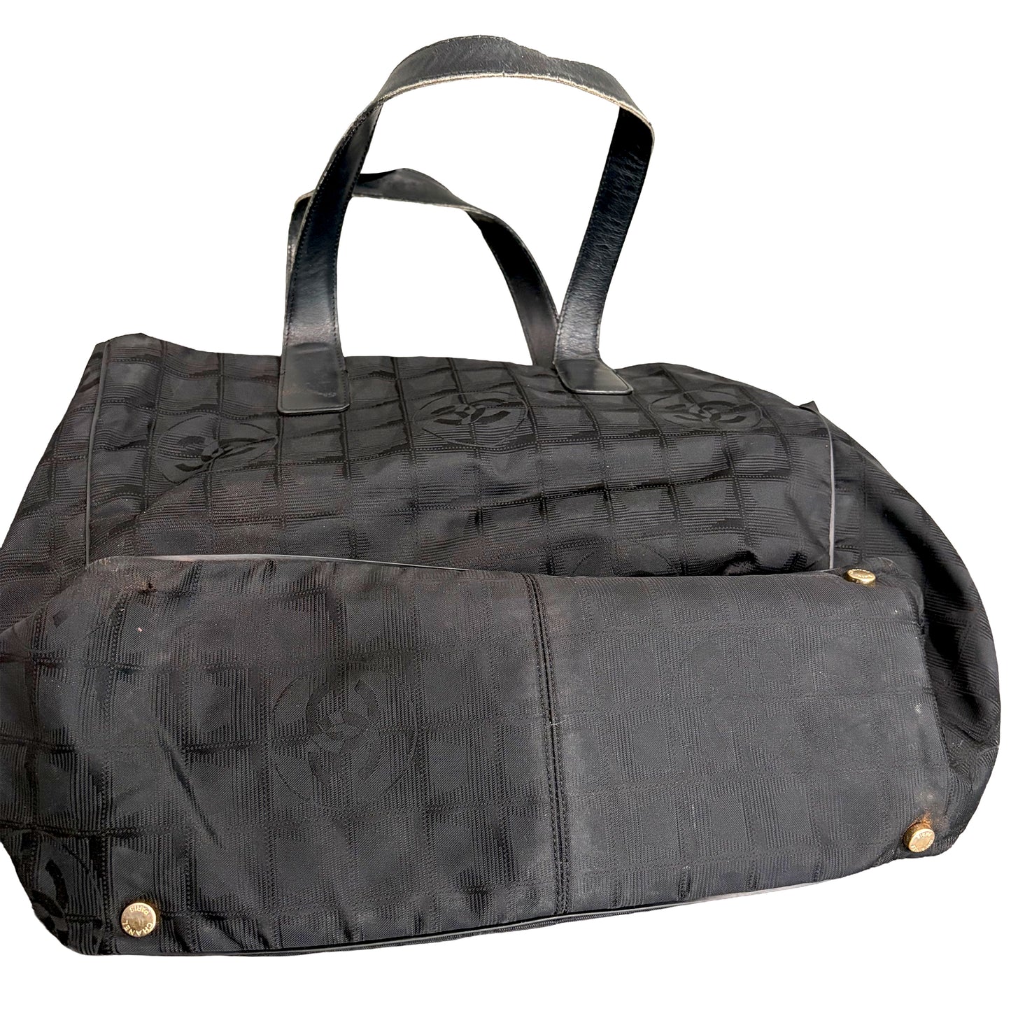 1215-01 CHANEL Black Ligne Tote