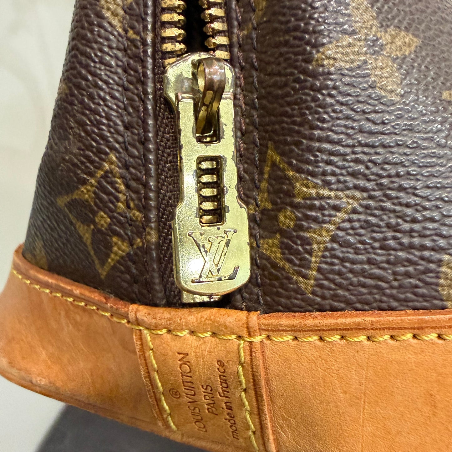 #9117 LOUIS VUITTON Alma PM