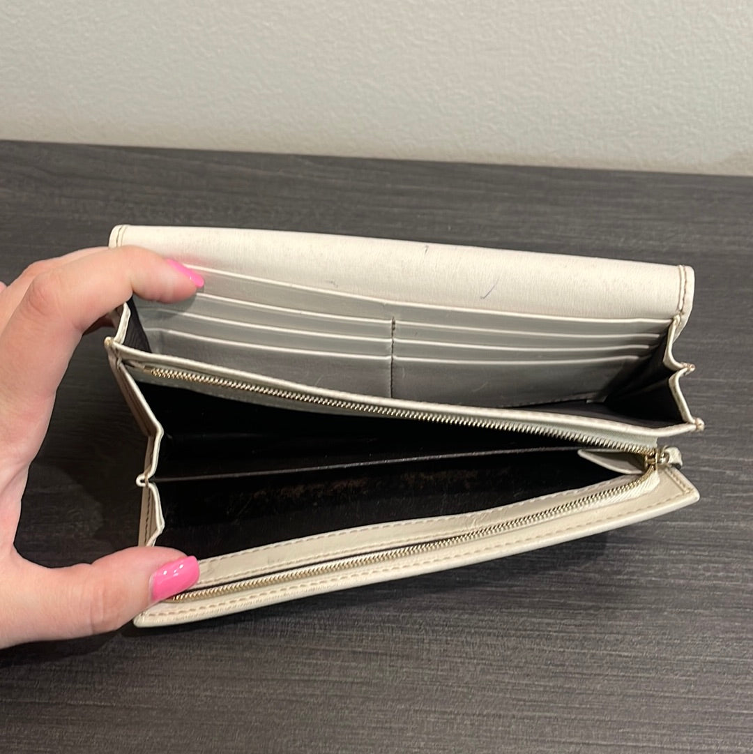 SOLD! Gucci GG Canvas Wallet