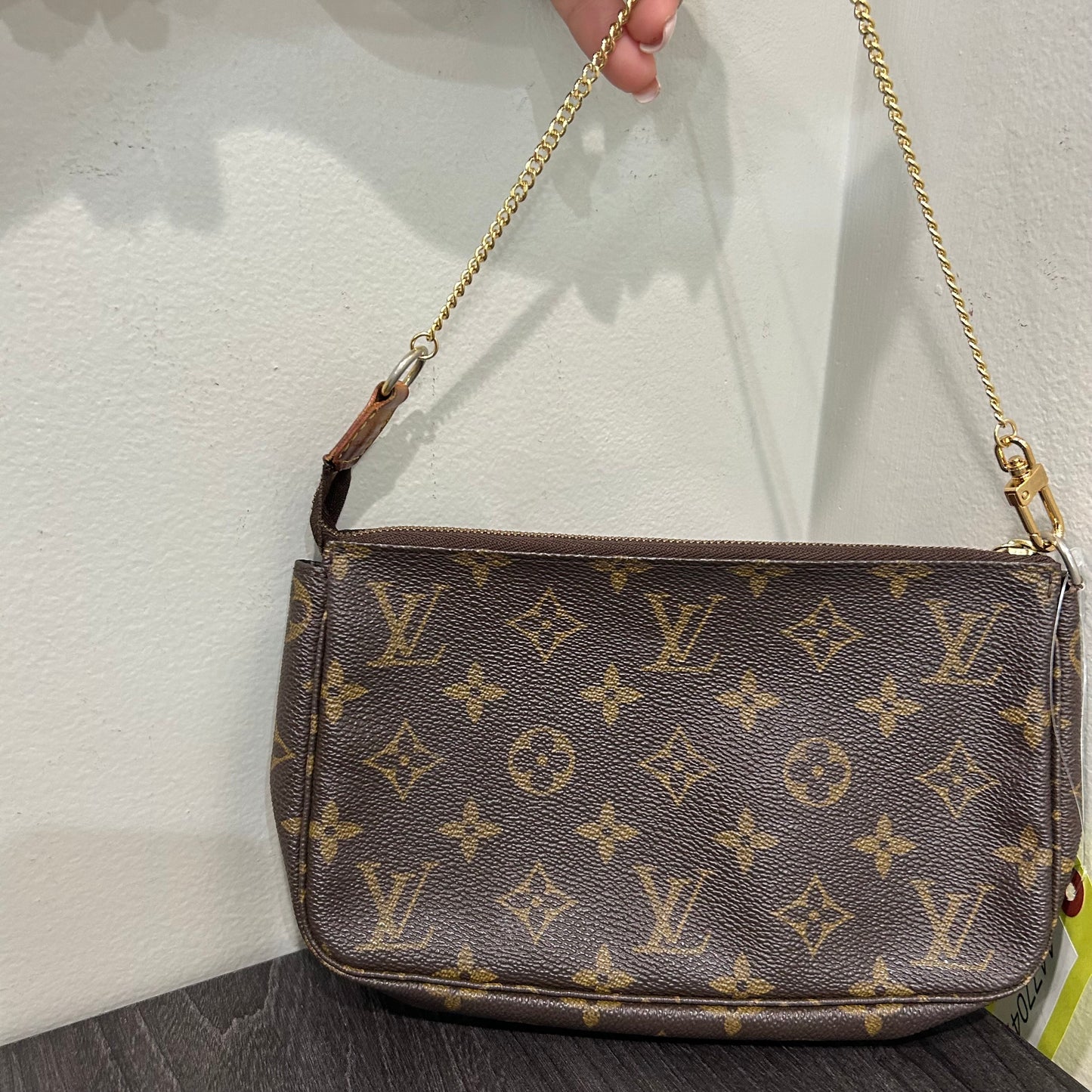 CLEARANCE #1008 LOUIS VUITTON Monogram Pochette