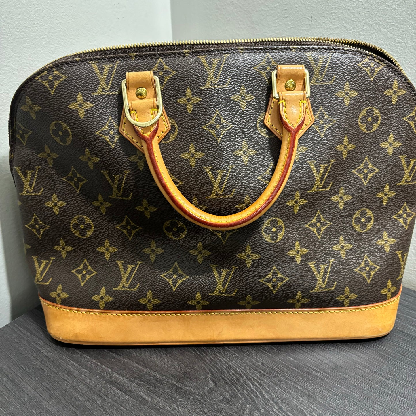 #249 LOUIS VUITTON Alma