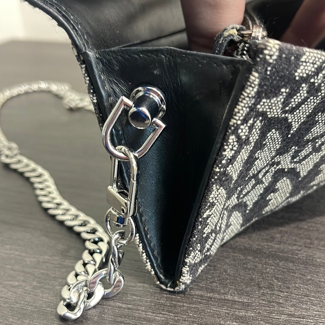 SOLD! Dior Wallet on Chain