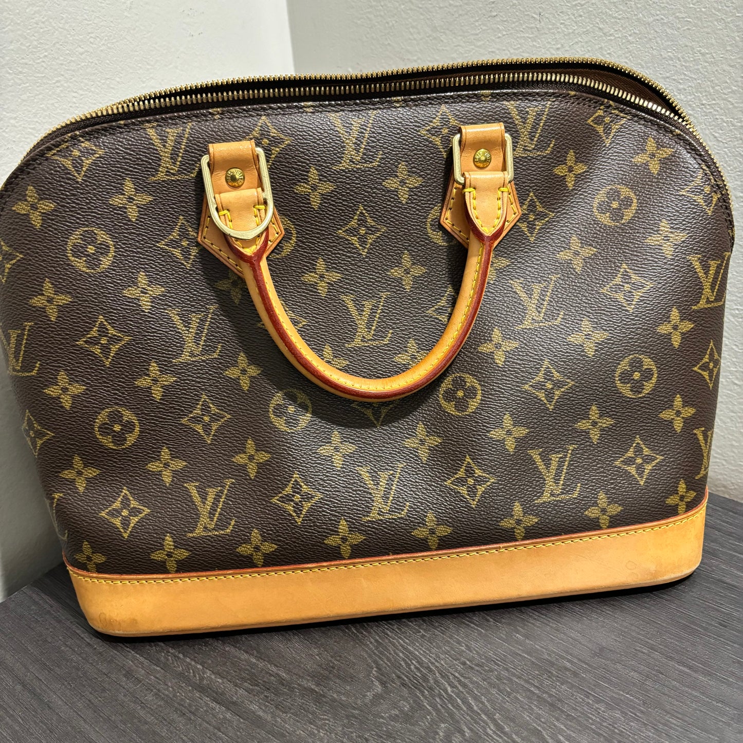 #249 LOUIS VUITTON Alma