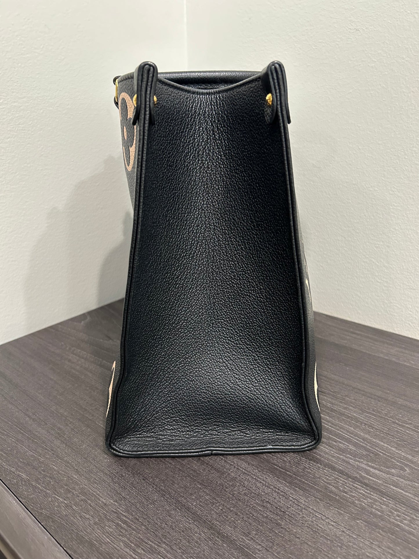 SOLD! Louis Vuitton On The Go MM