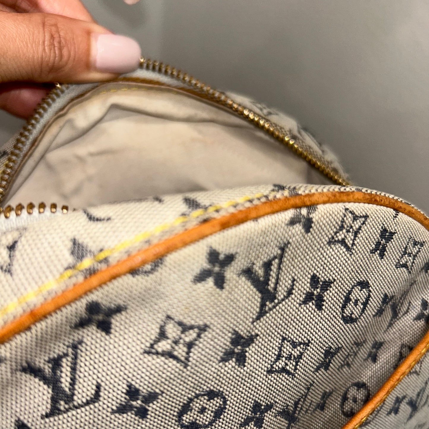 #418 LOUIS VUITTON Mini Lin Jeanne PM