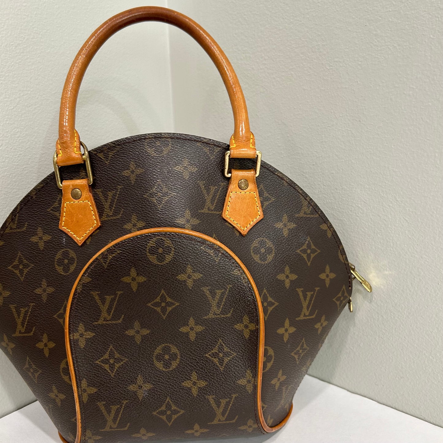SOLD! Louis Vuitton Ellipse MM