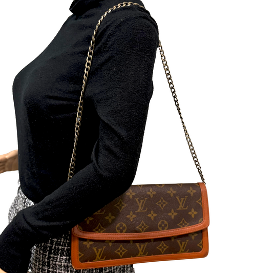 #8243 LOUIS VUITTON Monogram Dame 26 with Removable Chain