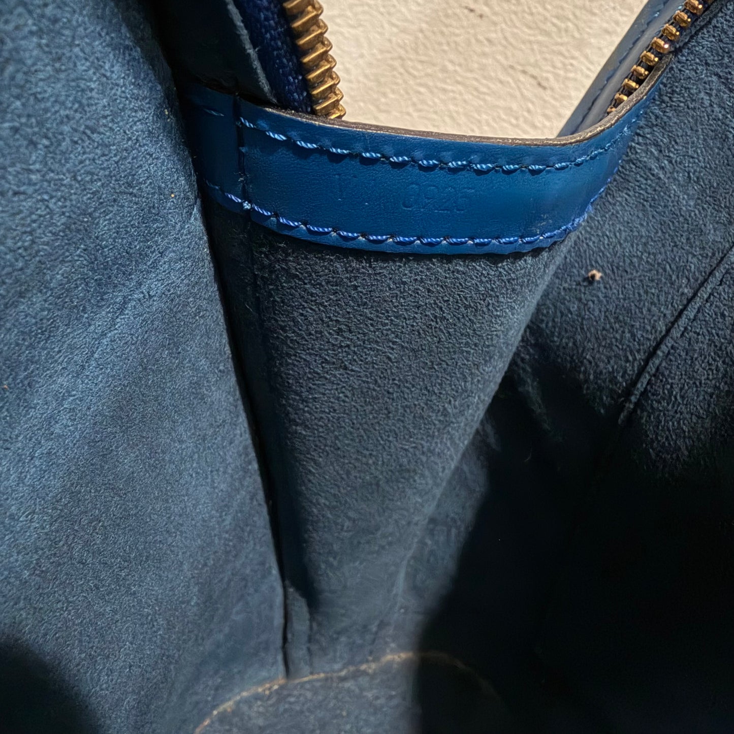 #8276 LOUIS VUITTON Blue Epi Lussac GM