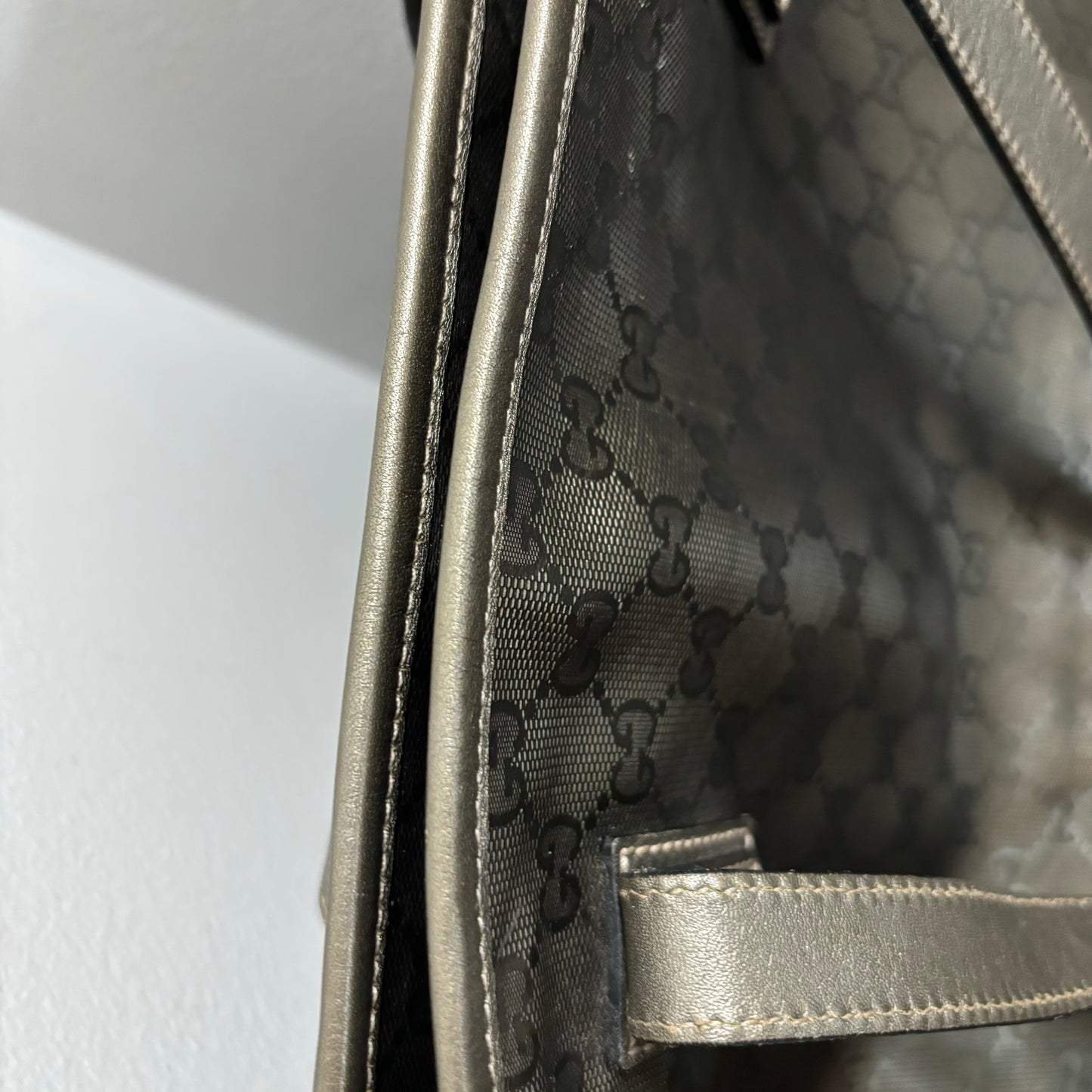 #243 GUCCI Tote
